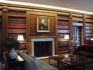 Archivo:DeGolyerHouse-6556