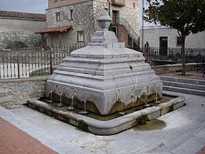 Archivo:DoceCañosNanclares