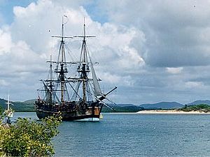 Archivo:Endeavour replica in Cooktown harbour