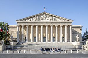 Façade Palais Bourbon 3.jpg