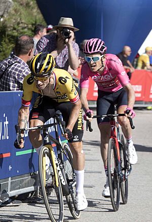 Archivo:Giro 2023 GIR30074 roglic thomas (52941145351)