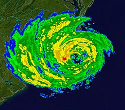 Archivo:Hurricane Isabel NC landfall radar