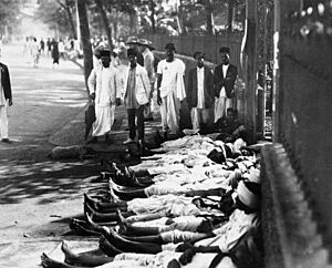 Archivo:Indian workers on strike in support of Mahatma Gandhi in 1930