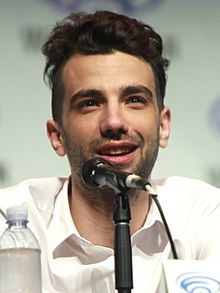 Jay Baruchel, 2014 WonderCon-1-crop.jpg