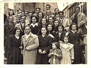 Archivo:Jovenes de Vellosillo 1950