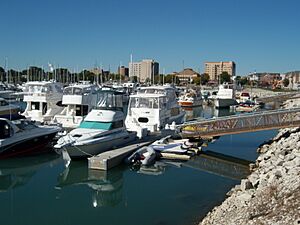 Archivo:Kenosha WI Marina