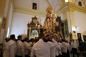 Archivo:La Virgen de Monte-Sión en el interior del Templo.