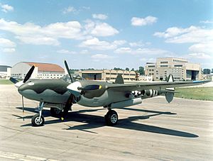 Archivo:Lockheed P-38L in Dayton