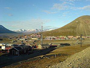 Archivo:Longyearbyen panorama