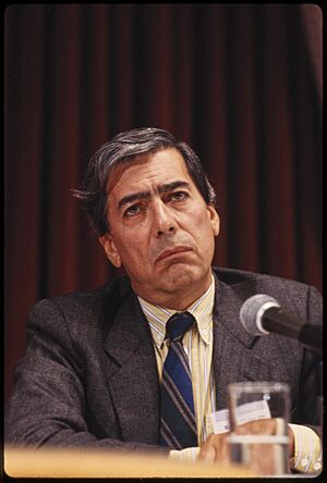 Archivo:Mario Vargas Llosa, Peruvian author-writer, PEN Congress, NYC