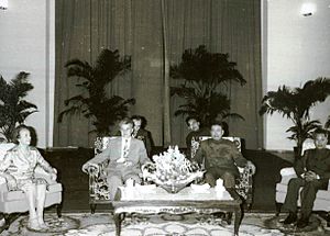 Archivo:Nicolae Ceaușescu with Pol Pot