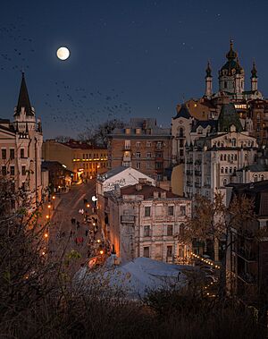 Archivo:Night Andriyivskyy Descent