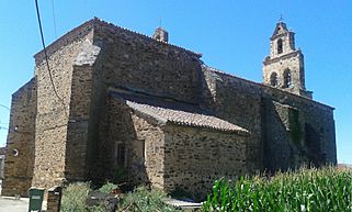 Archivo:Parte trasera de la Iglesia de Huerga de Garaballes