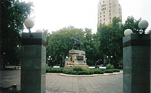Archivo:Plaza principal de Villa Mercedes