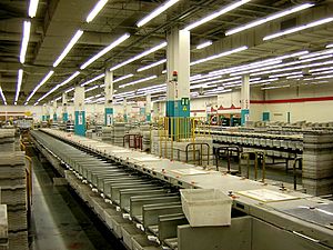 Archivo:Postal facility interior