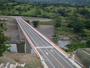 Archivo:Puente Nombre de Jesús14