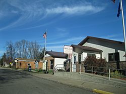 Readstown municipal building and post office.JPG