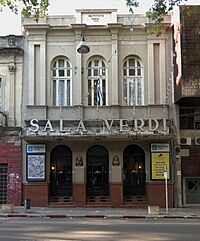Archivo:SalaVerdiMontevideo