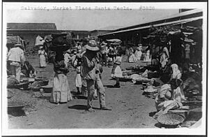 Archivo:Salvador, Market Place Santa Tecla LCCN92514708