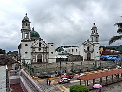 Santuario de Padre Jesús de Jalacingo y Parroquia de San Barolomé Apostol.jpg