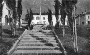 Scalinata Castiglioni, come una cascata a lago, Piazzetta di Lierna Lago Como,1940