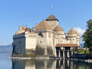 Archivo:Swiss Castle Chillon Robbie Conceptuel