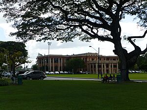 Archivo:TnT St. Augustine UWI Campus
