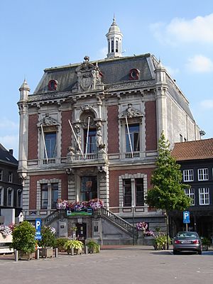Archivo:Wetteren - Town hall 1