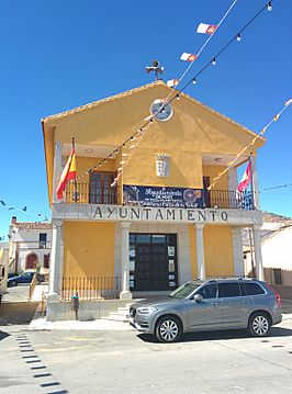 Ayuntamiento de Noez.jpg