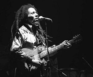 Archivo:Bob-Marley-in-Concert Zurich 05-30-80