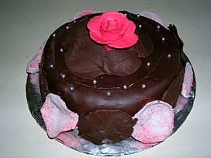 Archivo:Cake with rose