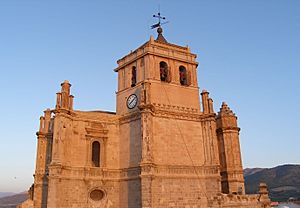 Archivo:Colegiata de Santa María la Mayor, en Huéscar (Granada)