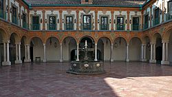Archivo:Convento de la Merced Calzada, Córdoba. Claustro