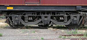 Archivo:E carriage six wheel bogies