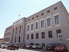 Archivo:Edificio central del CSIC (Madrid) 01