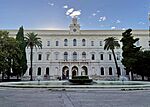 Facciata dell'ateneo principale dell'Università degli Studi di Bari Aldo Moro.jpg