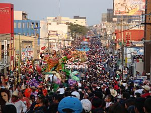 Archivo:Feria Tabasco.Desfile carros