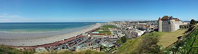 Archivo:France.Dieppe.City.Panorama.July2011