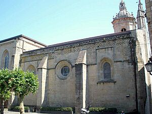 Archivo:Fuenterrabia - Iglesia de Santa María de la Asunción y del Manzano 28