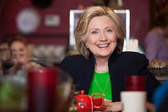 Archivo:Hillary Clinton April 2015