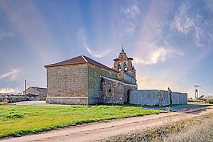 Archivo:Iglesia parroquial de San Pedro en Tremedal de Tormes testero