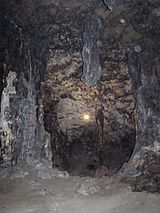 Archivo:Interior Cueva Santa Cabriel