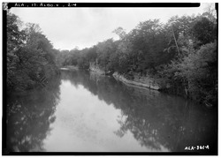 LOOKING SOUTH FROM BRIDGE AT CREEK - Big Bear Creek Covered Bridge, Allsboro, Colbert County, AL HABS ALA,17-ALBO.V,2-4.tif