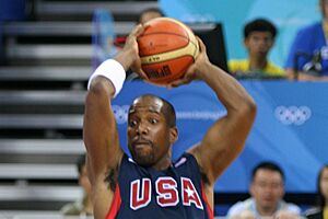 Archivo:Michael Redd Olympic jump2
