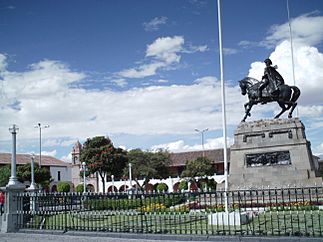 Archivo:Plaza de Armas - Ayacucho