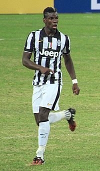 Archivo:Singapore Selection vs Juventus, 2014, Paul Pogba