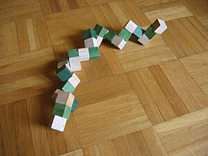 Archivo:Snakecube 1