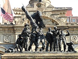 Archivo:Soldiers' and Sailors' Monument (Cleveland), figures - DSC07866