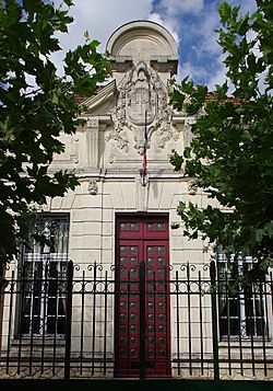 St-Jean-de-Blaignac Entrée mairie 2012.jpg