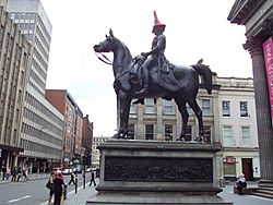 Statue of Wellington, mounted, Glasgow - DSC06285.JPG